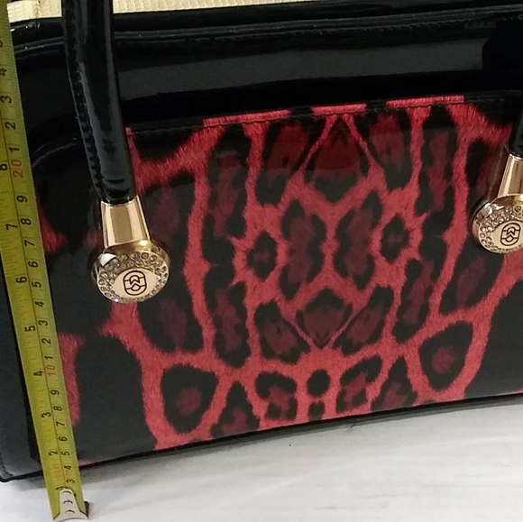 Black and Red Leopard print patent leather purse ♥️ - Picture 10 of 12